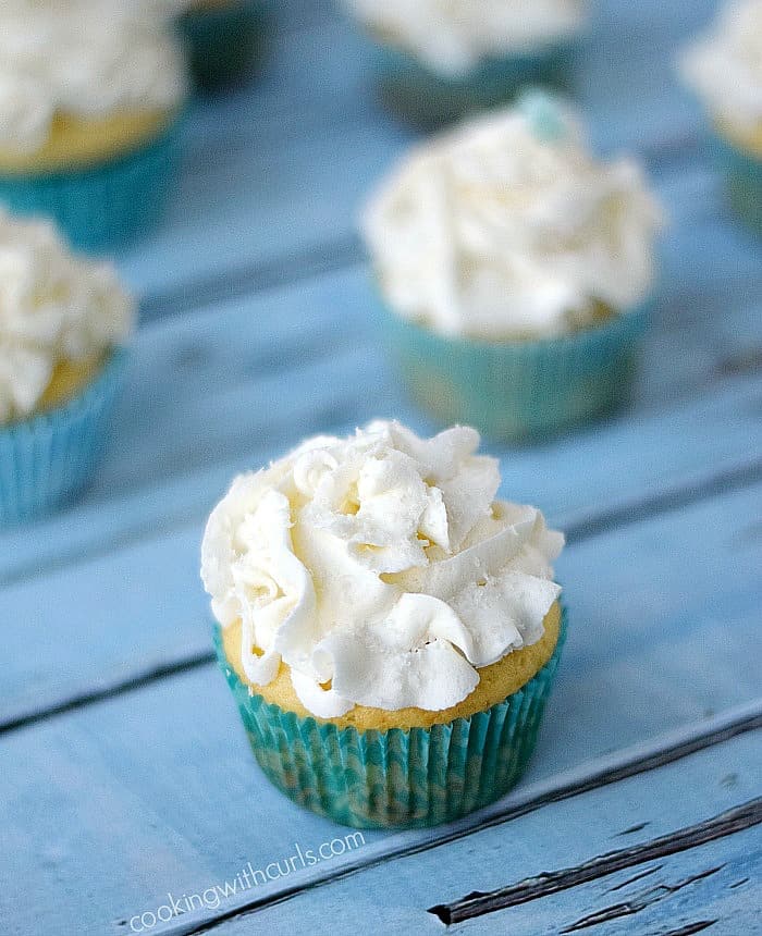 White Chocolate Champagne Cupcakes